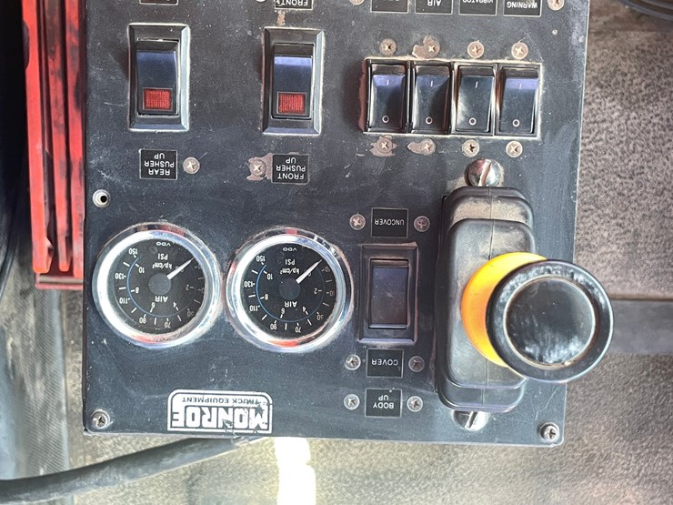 #4013-•-2000-quad-axle-mack-dump-truck-(has-wi-title)-image-107