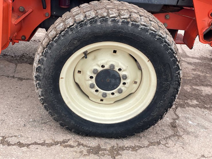 #4056-•-kubota-tractor-image-13