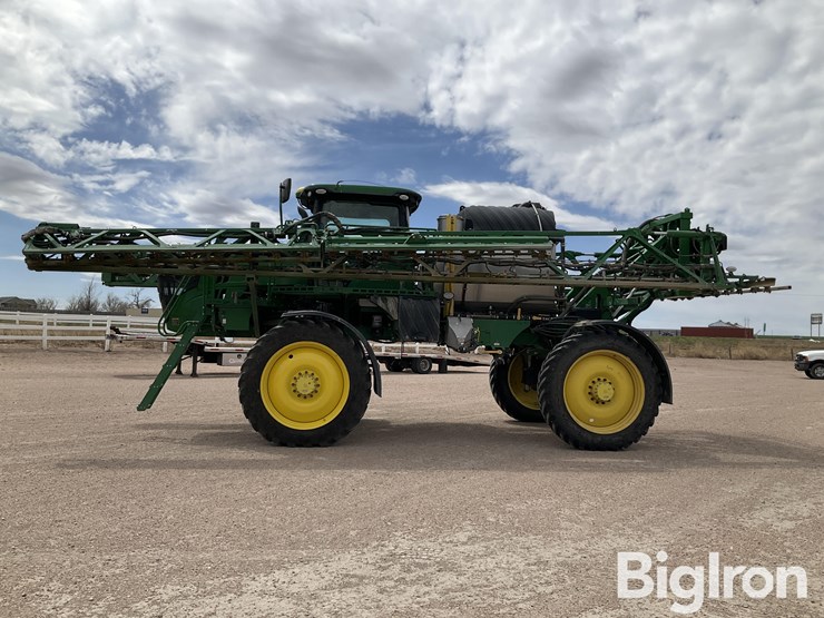 2019-john-deere-r4044-image-8