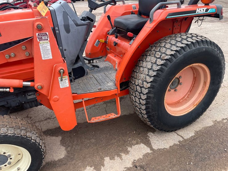 #4056-•-kubota-tractor-image-44