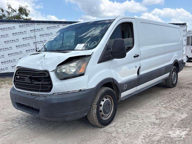 2015-ford-transit-image-1