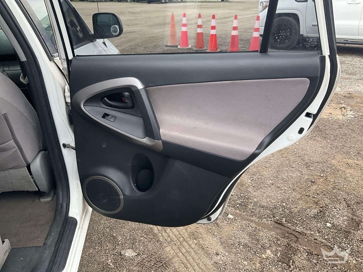 2007-toyota-rav4-image-22