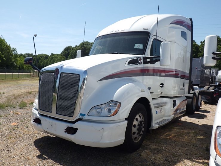 2016-kenworth-t680-image-1