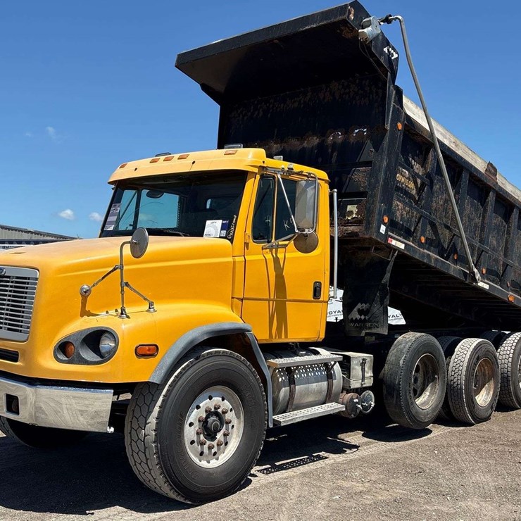 1999 FREIGHTLINER FL112