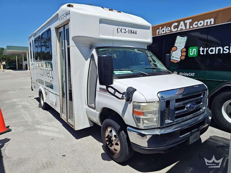 2017-ford-e450-image-2