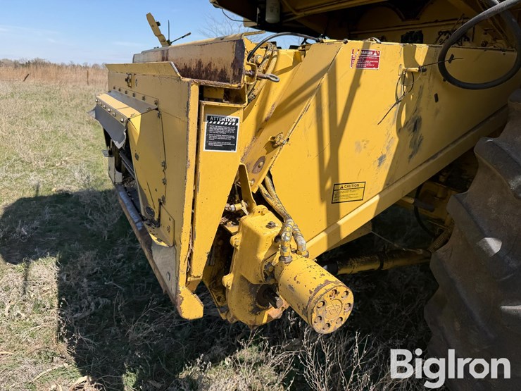 new-holland-tr86-image-9