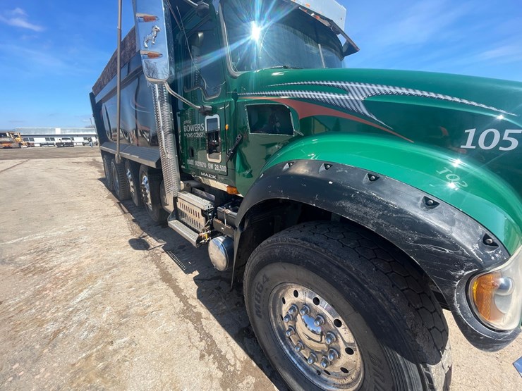 #4014-•-2013-quad-axle-mack-dump-truck-(has-wi-title)-image-102