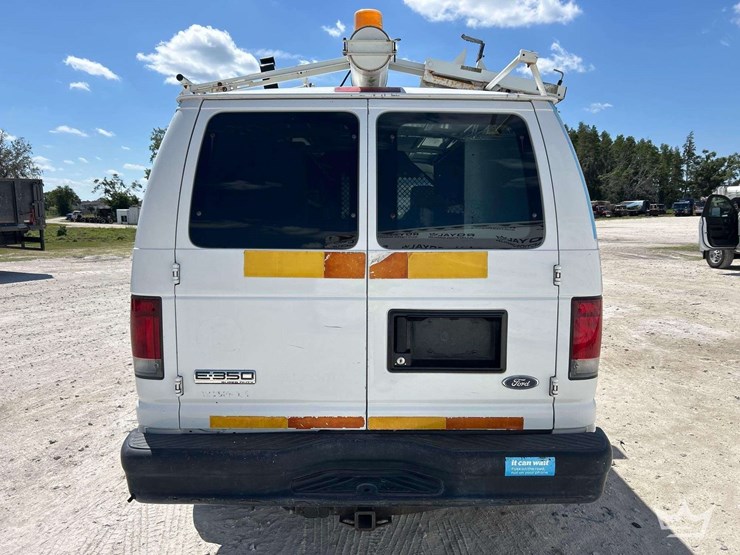 2009-ford-cargo-image-11
