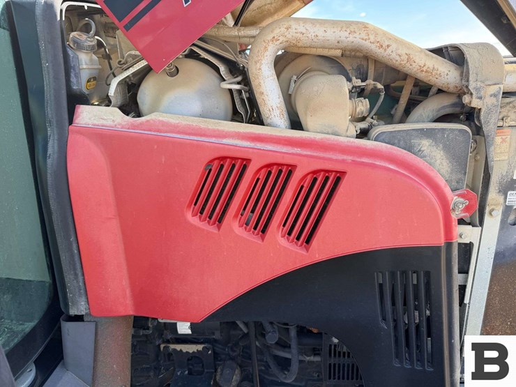 case-ih-farmall-105u-image-17