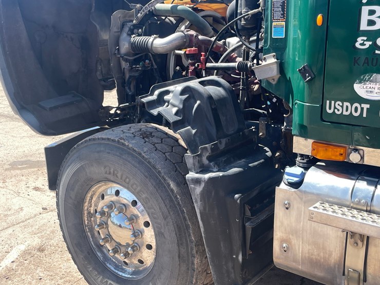 #4014-•-2013-quad-axle-mack-dump-truck-(has-wi-title)-image-53