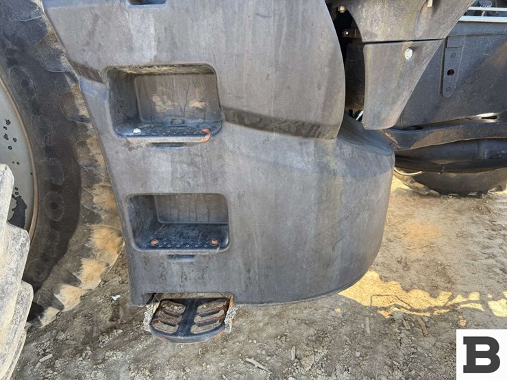 2015-case-ih-magnum-310-image-84