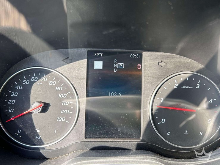 2021-mercedes-benz-sprinter-4500-image-13