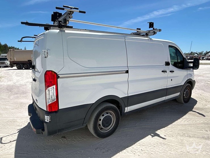 2017-ford-transit-image-3