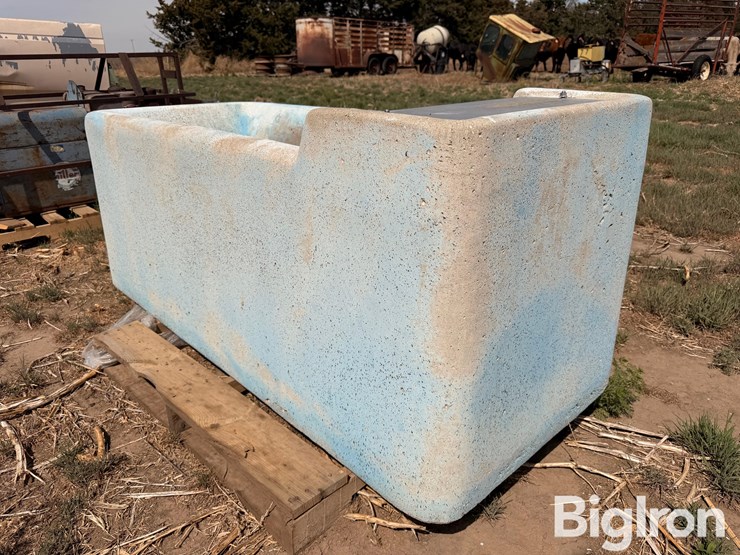 hedstrom-concrete-livestock-waterer-image-3