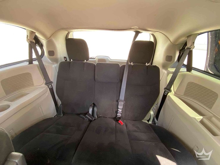 2016-dodge-grand-caravan-image-27