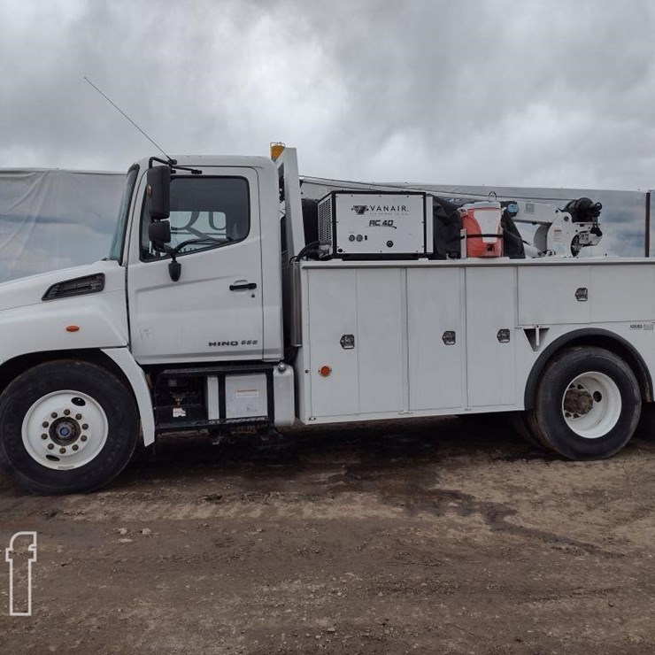 2018 HINO 338