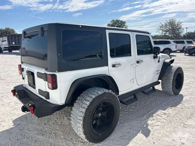 2016-jeep-wrangler-sport-image-4
