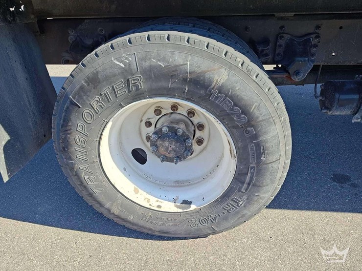 2016-freightliner-m2-106-image-33