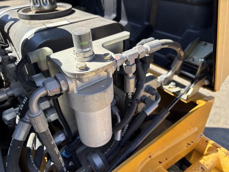 2018-volvo-dd25b-image-41