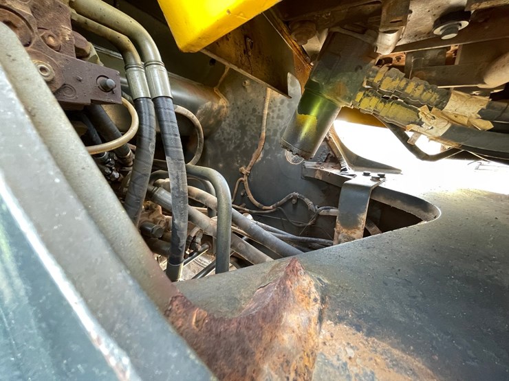 2005-komatsu-wa320-5l-image-16