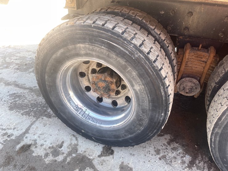 2013-mack-granite-104fr-image-27