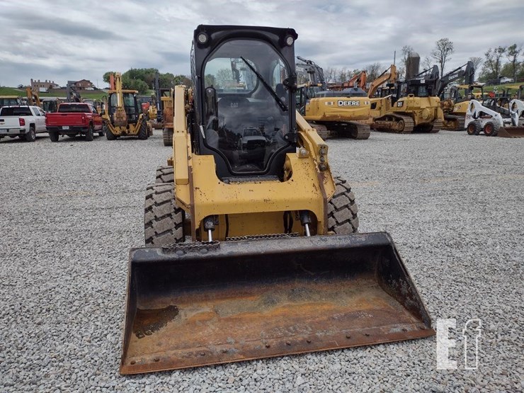 2016-caterpillar-246d-image-2