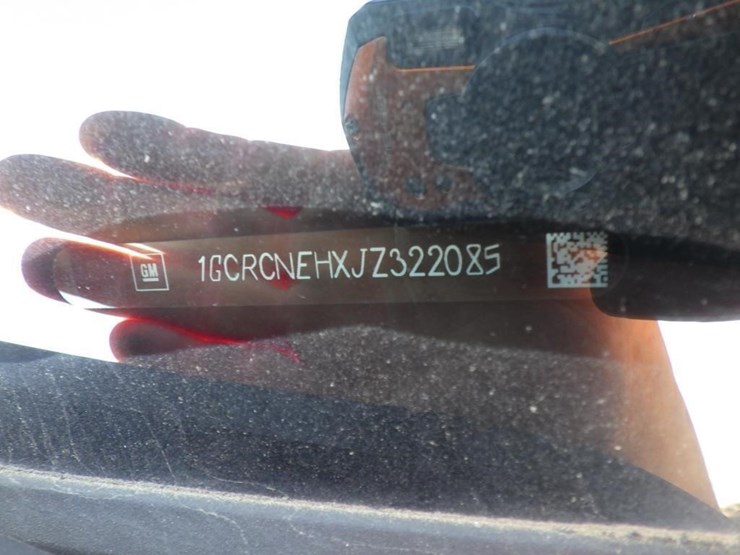 2018-chevrolet-1500-image-15