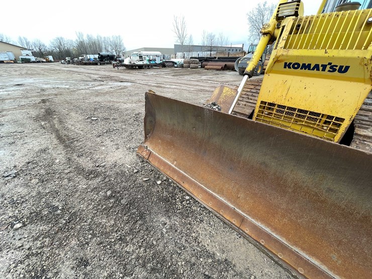 komatsu-d65px-12-image-9