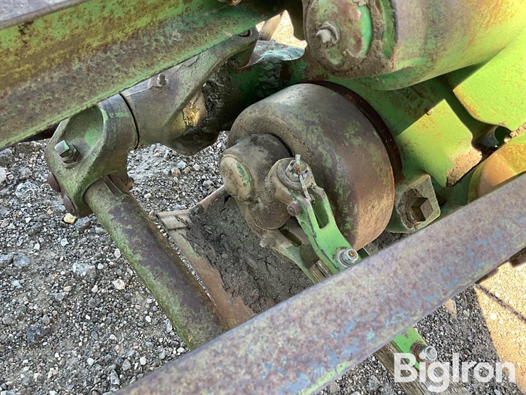john-deere-7-image-16
