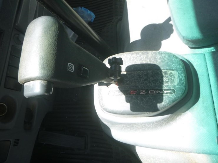 2014-isuzu-nqr-image-16