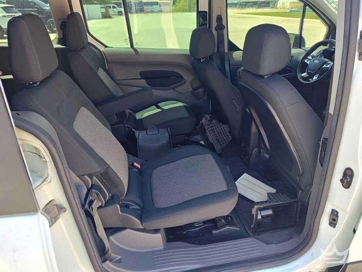 2019-ford-transit-connect-image-24