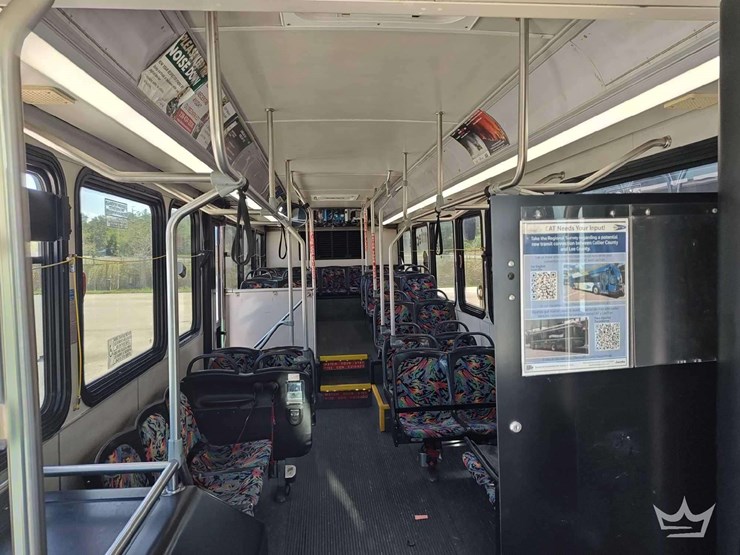 2012-gillig-low-floor-image-33