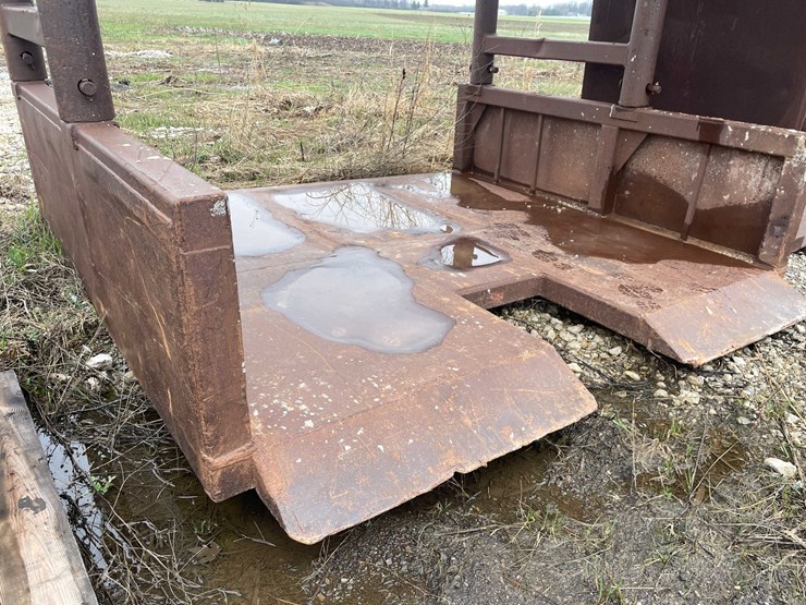 #4068-•-man-hole-trench-box-image-2