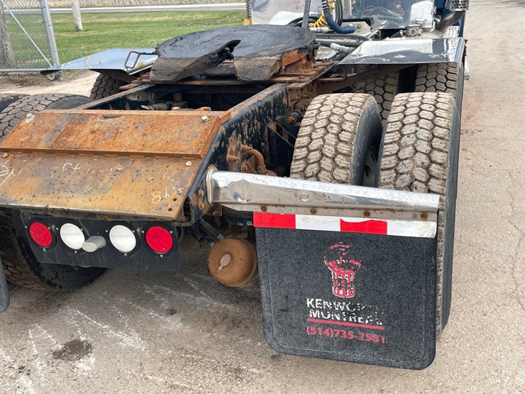 2015-kenworth-t880-image-21