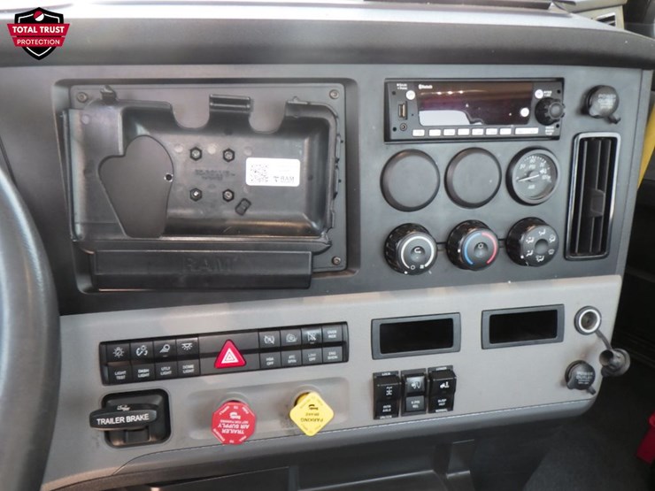 2022-freightliner-cascadia-116-image-15