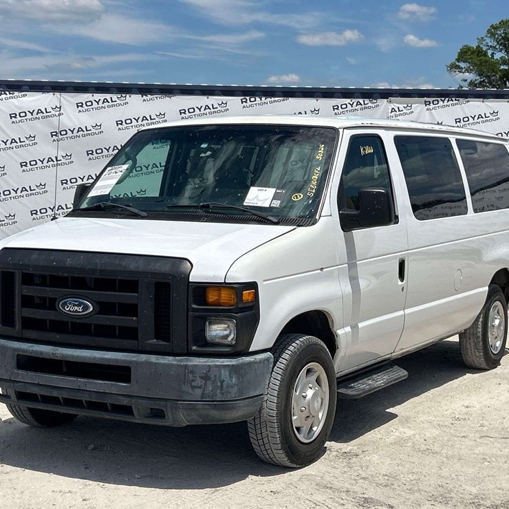 2011 FORD E250