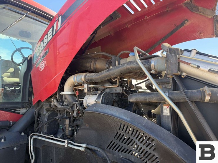 2015-case-ih-magnum-310-image-25