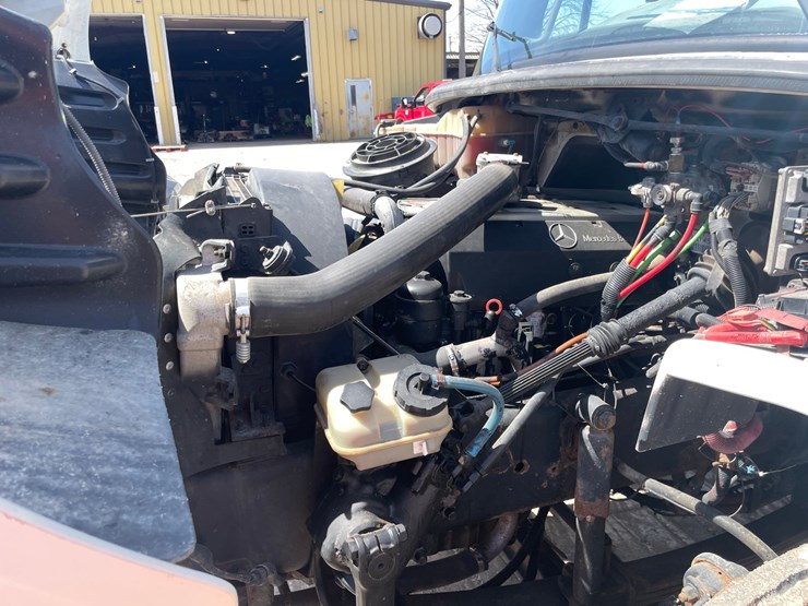 #4015-•-2004-freightliner-dump-truck-(has-wi-title)-image-55