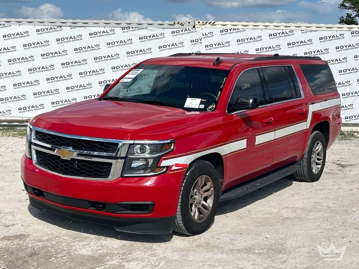 2018-chevrolet-suburban-image-1