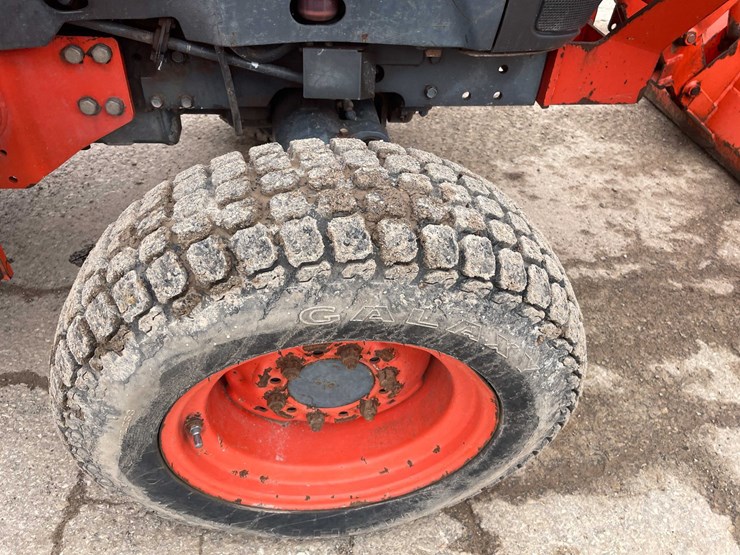 #4054-•-kubota-tractor-image-14