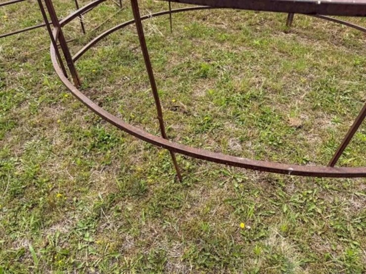 steel-round-bale-feeder-image-2