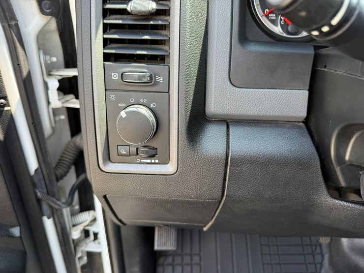 2018-dodge-1500-image-44