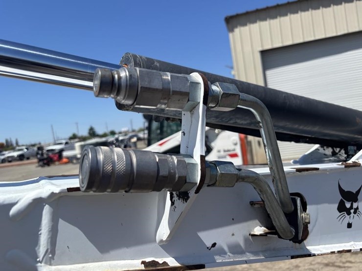 2020-bobcat-e20-image-14