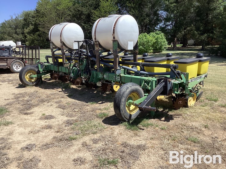 john-deere-7300-image-1