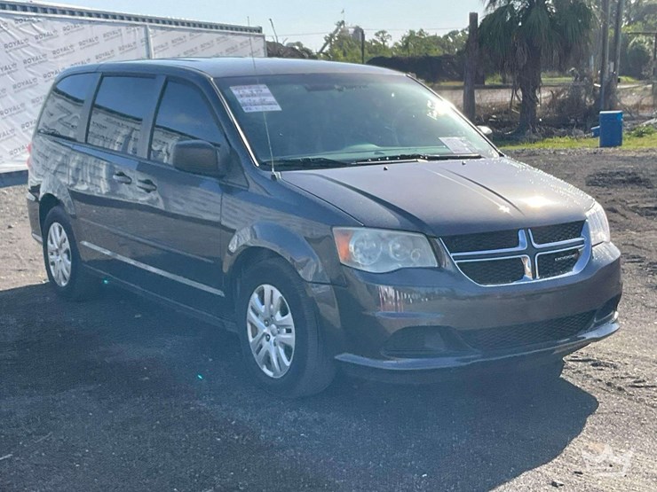 2017-dodge-grand-caravan-image-2
