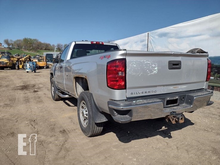 2016-chevrolet-2500hd-image-30