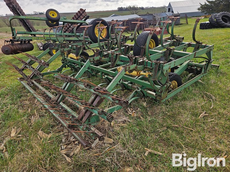 john-deere-1010-image-5