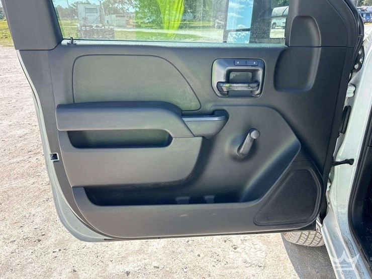 2018-chevrolet-silverado-2500-image-11