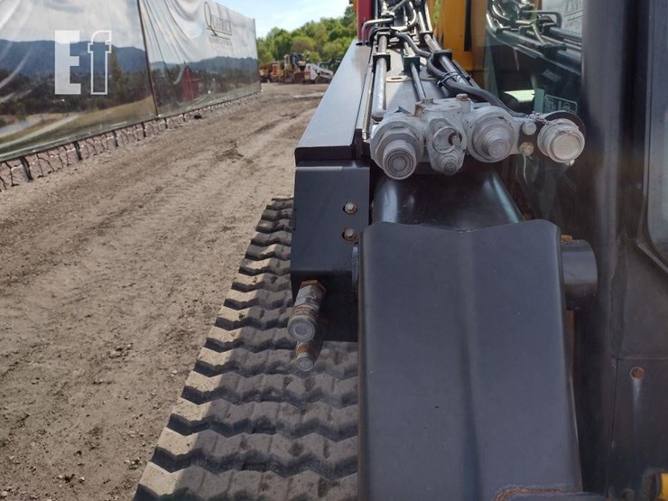 2024-jcb-3ts-8t-image-21