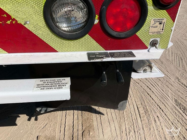 2015-altec-l37m-image-32